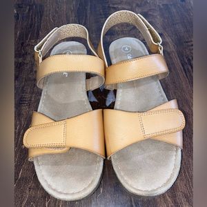Girls Cat & Jack wedge Sandal